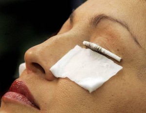 eyelash-perming-beauty-treatment